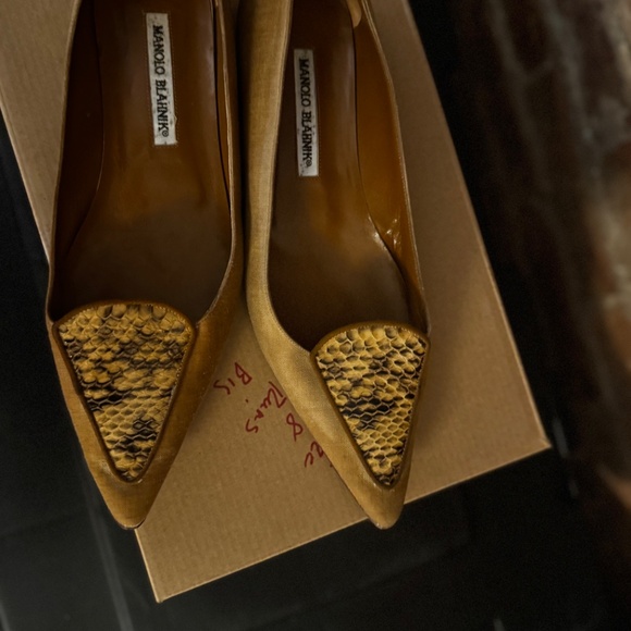 Manolo Blahnik flats - Picture 3 of 5